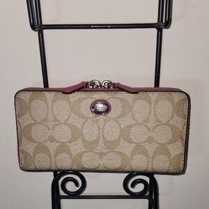 Coach Pink Leather Signature C Logo Large Zip Wallet Card Holder